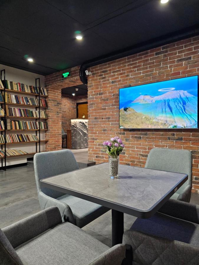 Orion Hostel Ереван Экстерьер фото